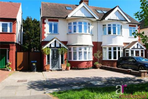 Carnarvon Avenue, Enfield, Middlesex, EN1
