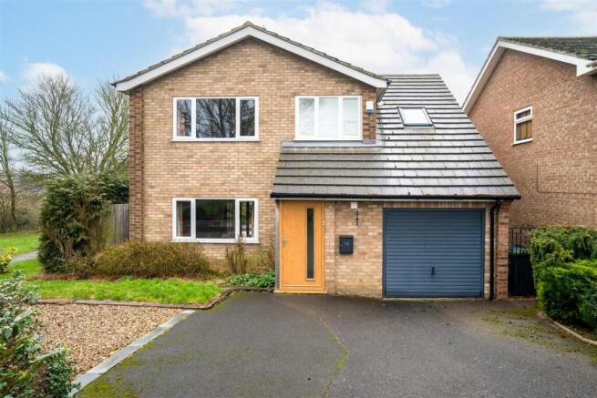 16 Trinity Dr-16 Trinity Dr, Newmarket--10.jpg