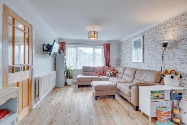 Heath House, Centre Drive, Newmarket--20.jpg