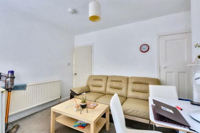 Living Room_2.jpeg