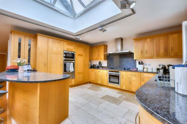 Kitchen_1.jpeg