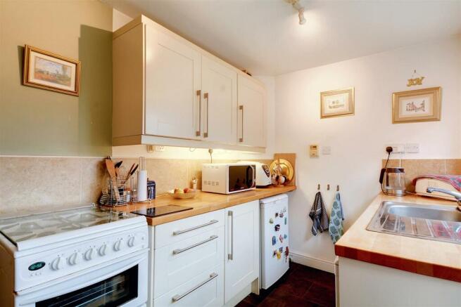 Kitchen_2.jpeg