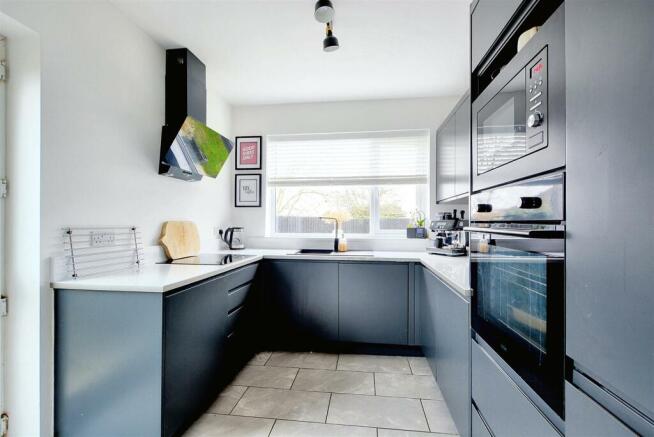 Kitchen_1.jpeg