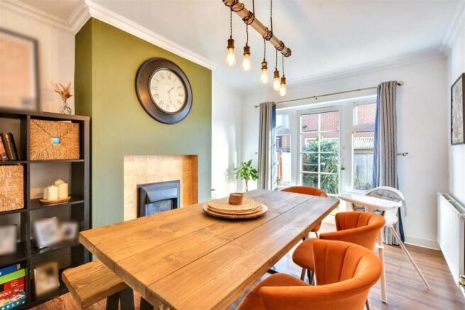 Dining Room_1.jpeg