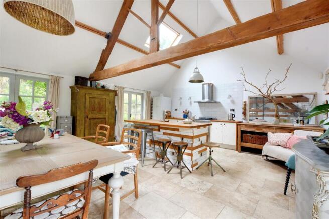 Kitchen_1.jpeg