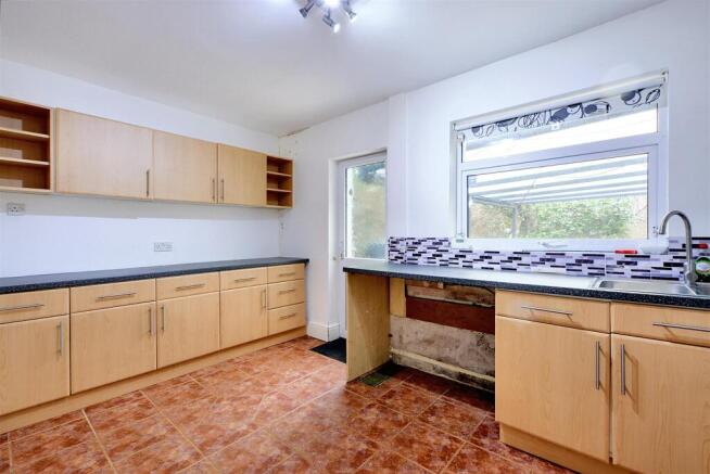 Kitchen_1.jpeg