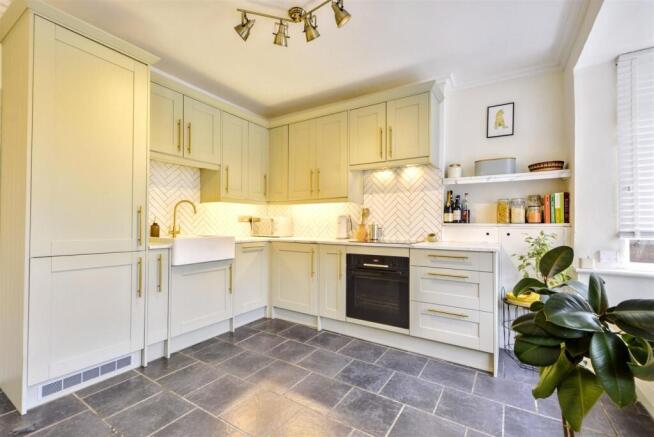 Kitchen_1.jpeg