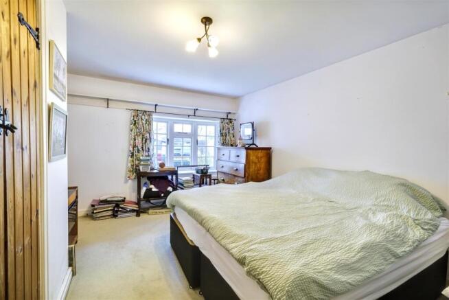 Bedroom 2_2_.jpeg