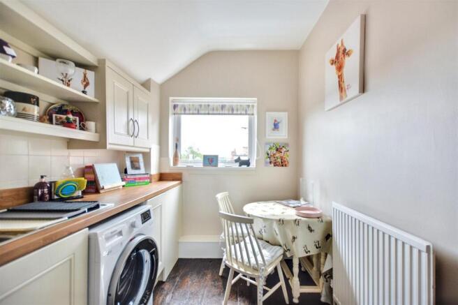 Kitchen_1.jpeg