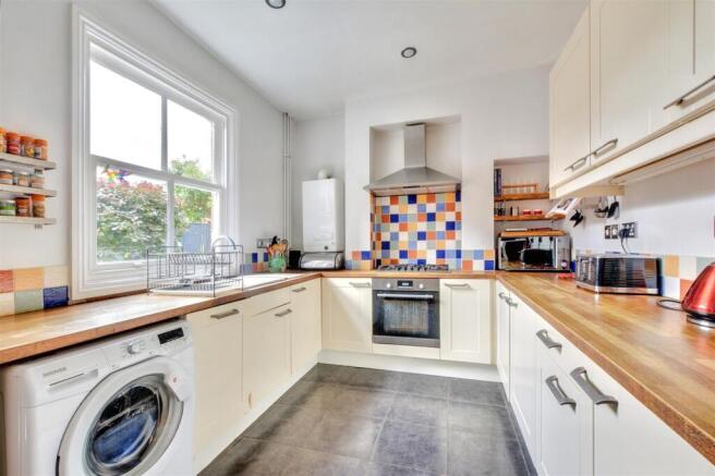 Kitchen_2.jpeg