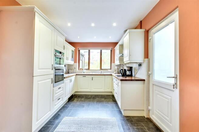 Kitchen_3.jpeg