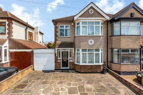 Hornchurch - 3 bedroom semi-detached house for sale