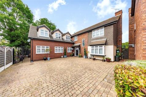 Shaw Close, Hornchurch, RM11