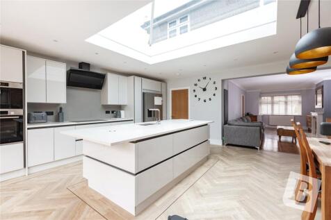 Lancaster Drive, Hornchurch, RM12