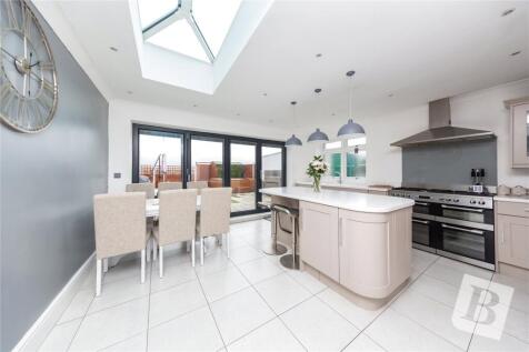 Lakeside, Rainham, RM13