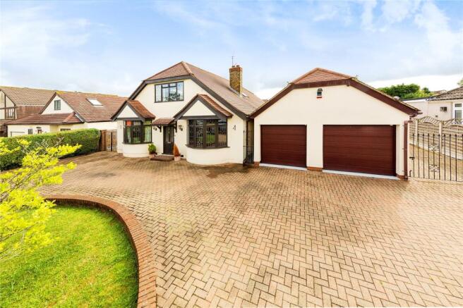 4 Bedroom Detached House For Sale In Wingletye Lane Hornchurch RM11