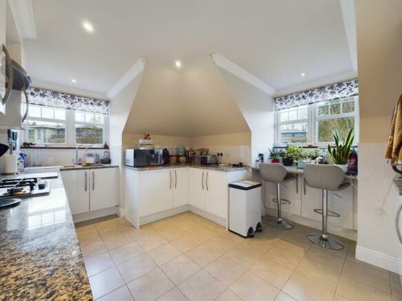 KITCHEN/BREAKFAST ROOM