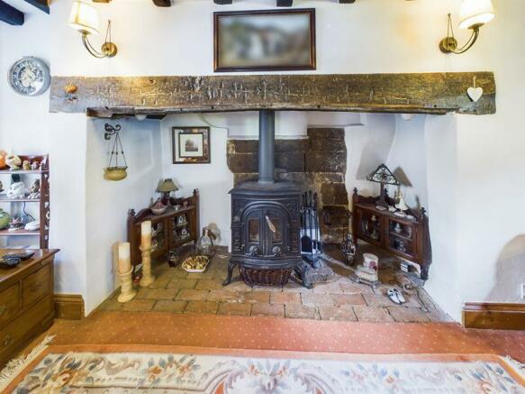 INGLENOOK FIREPLACE WITH MULTI-FUEL S...