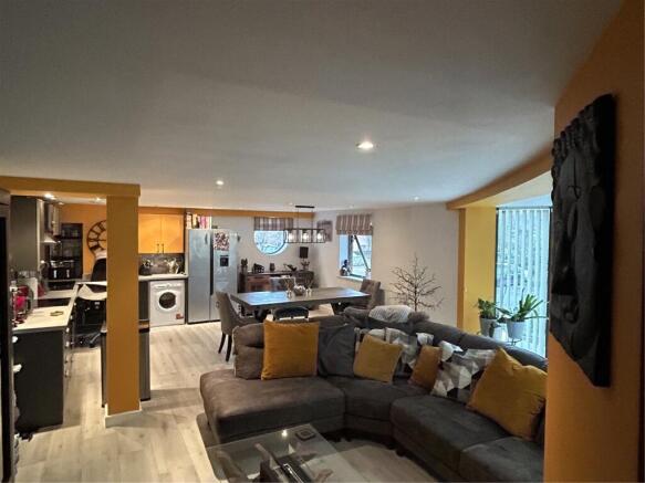 Living/Dining Area