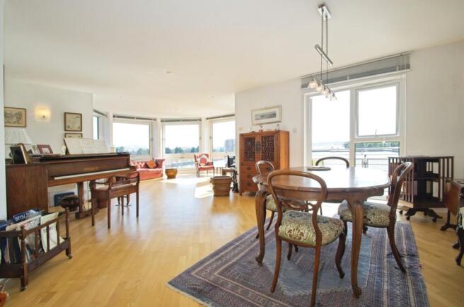 Living/Dining Area