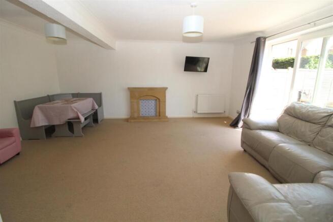 Sitting/Dining Room