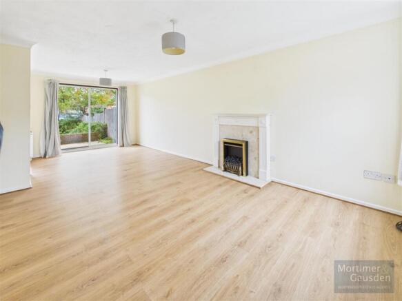 Sitting/Dining Room
