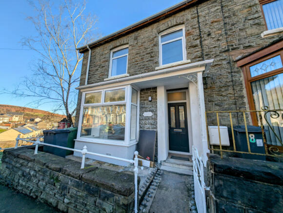 4 Bedroom End Terrace for Sale