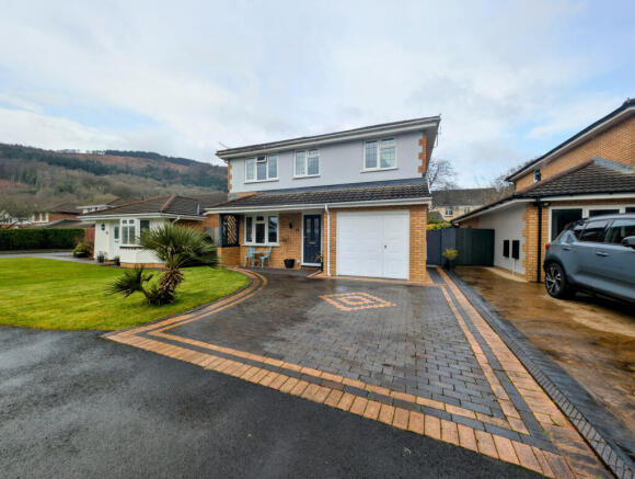 4 Bedroom Detached for Sale