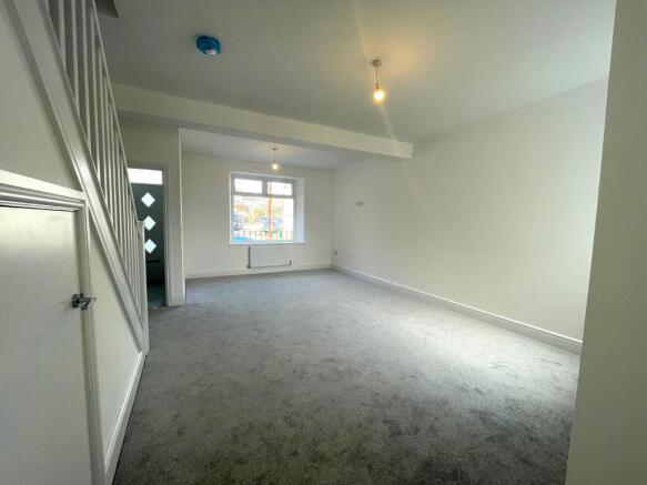 Living room 1.JPG