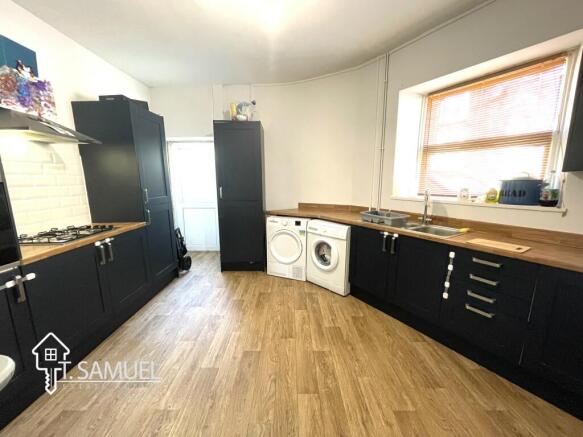 Kitchen 6.JPG