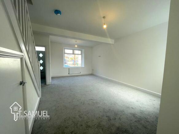 Living room 1.JPG