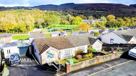 Boi Close, Mountain Ash