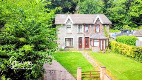 Mill Place, Mountain Ash