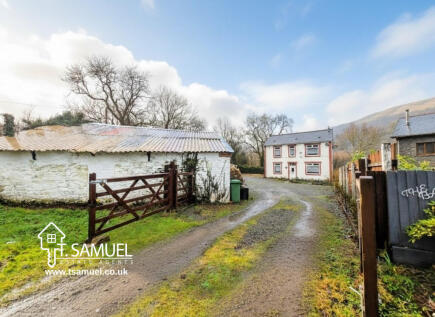 Poplar House, Abercynon, Mountain Ash, CF45 4YT