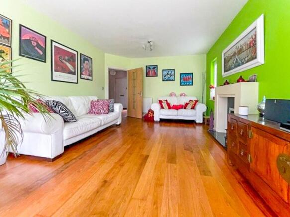 5 driftwood lounge 2