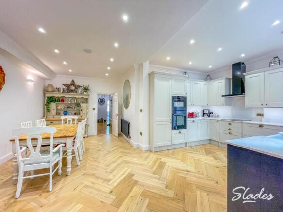 DINING KITCHEN