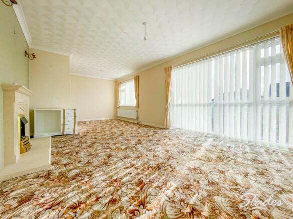 81 Forest lounge mai