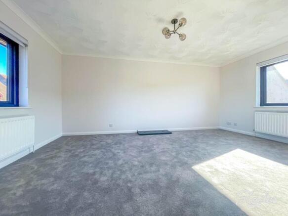 8 the courtyard loun