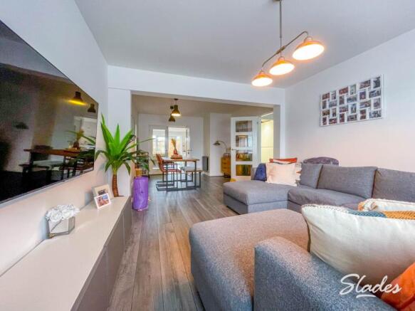 73 arnewood lounge 2