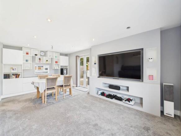 67 chestnut lounge 2