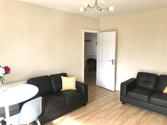 Living Room 1.jpg