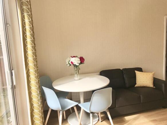 Living Room 2.jpg