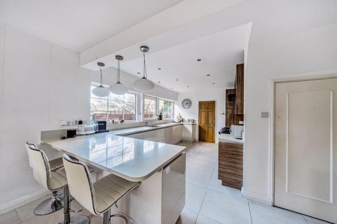 Kitchen/ Dining Room