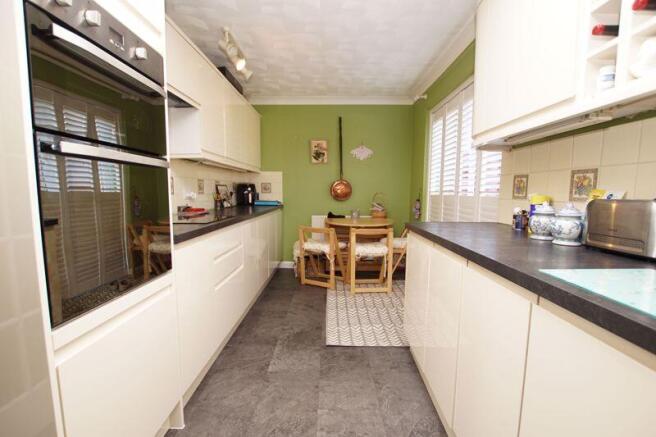 Kitchen/ Breakfast Room