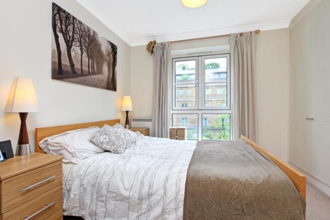 17 MOORE COURT-BE...