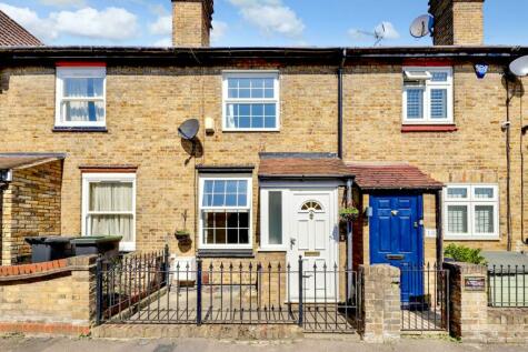 Loughton - 2 bedroom terraced house for sale