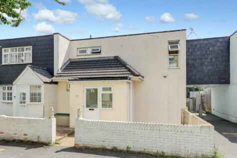 Loughton - 3 bedroom end of terrace house for sale