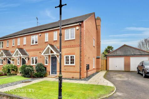 Woodcote Mews, Loughton, IG10