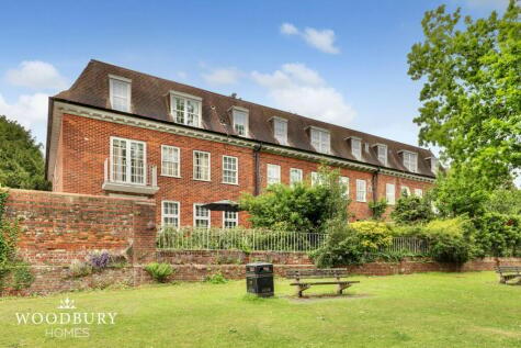 Spriggs Court, Palmers Hill, Epping, CM16