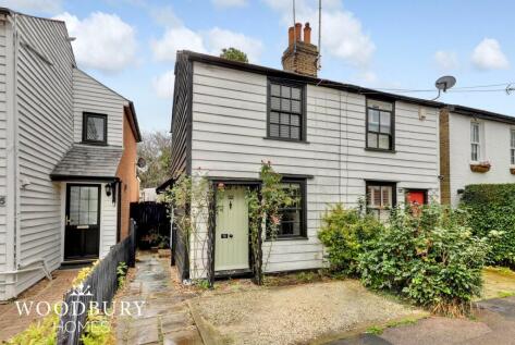 Smarts Lane, Loughton, IG10